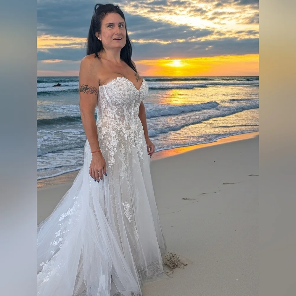 Gorgeous Sweetheart neckline wedding dress - Picture 2 of 9